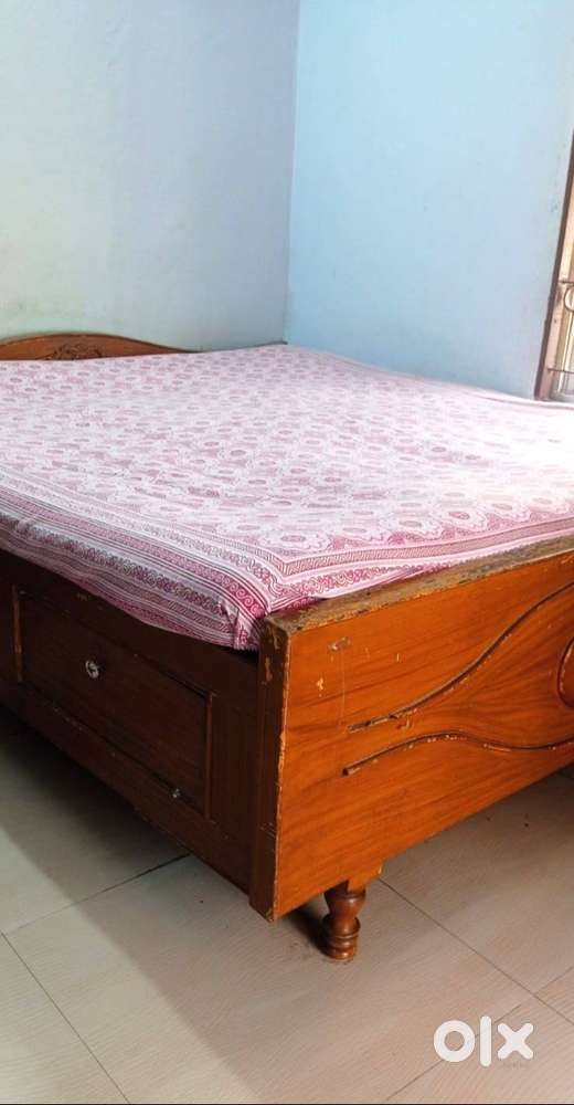 6ft x 7ft, King size Wooden Bed with under bed storage.
