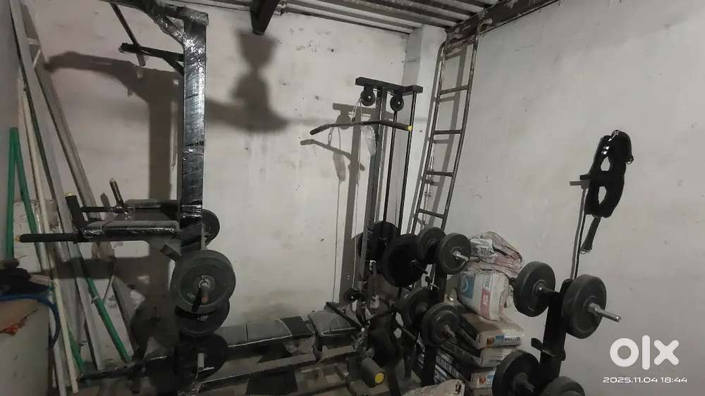 (Negotiable)Gym Multipurpose Machine,Bench Press, Leg press all in one