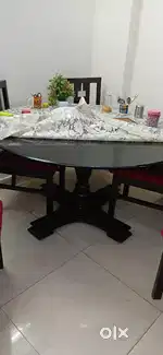 6  sitar dining table very good condition