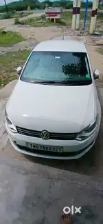 Volkswagen vento 2012. 1.6 highline petrol full automatic