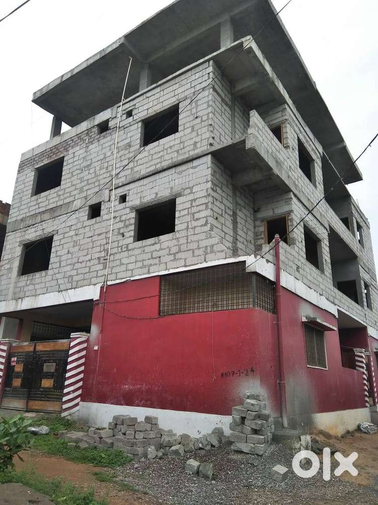 FOR URGENT SALE: Spacious Corner House in Narsareddy Colony, Suncity