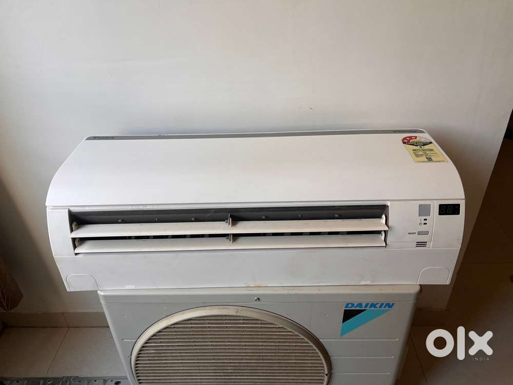 1 Ton Daikin AC