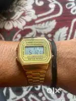 Premium golden colour watch , no damage, no use