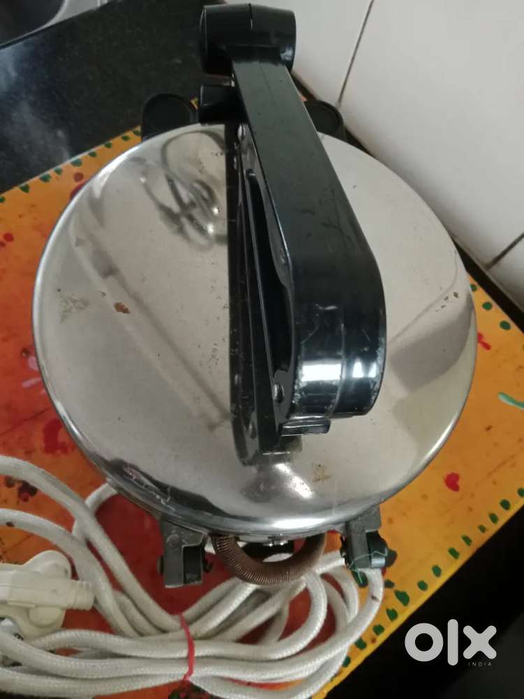 Roti maker. Bread tooster