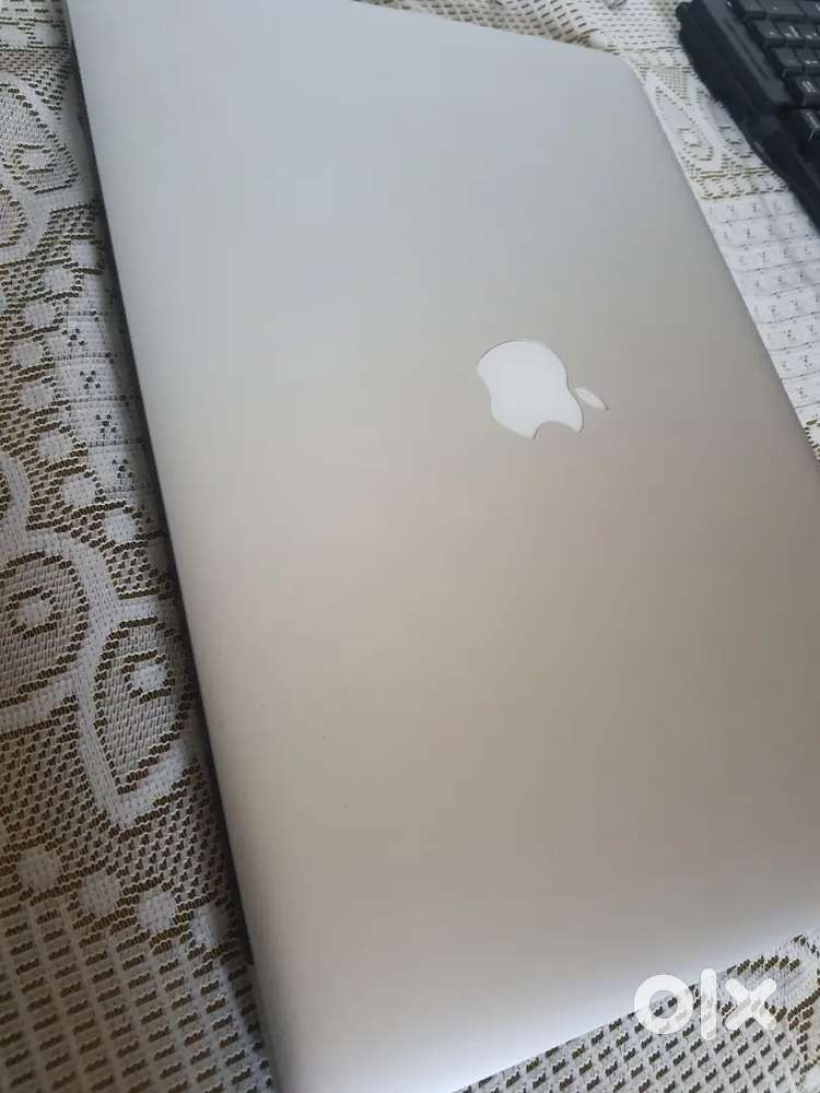 MacBook Pro Retina 15” (Mid 2015)  i7  16GB RAM  512GB SSD