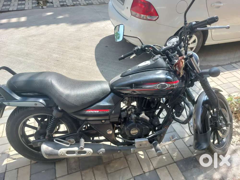 Bajaj Avenger Street 220CC