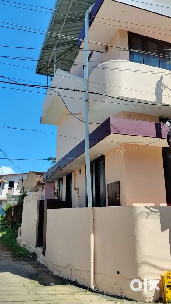 Independent house with 3 bhk, 2 attached, one car parking, Prasanth