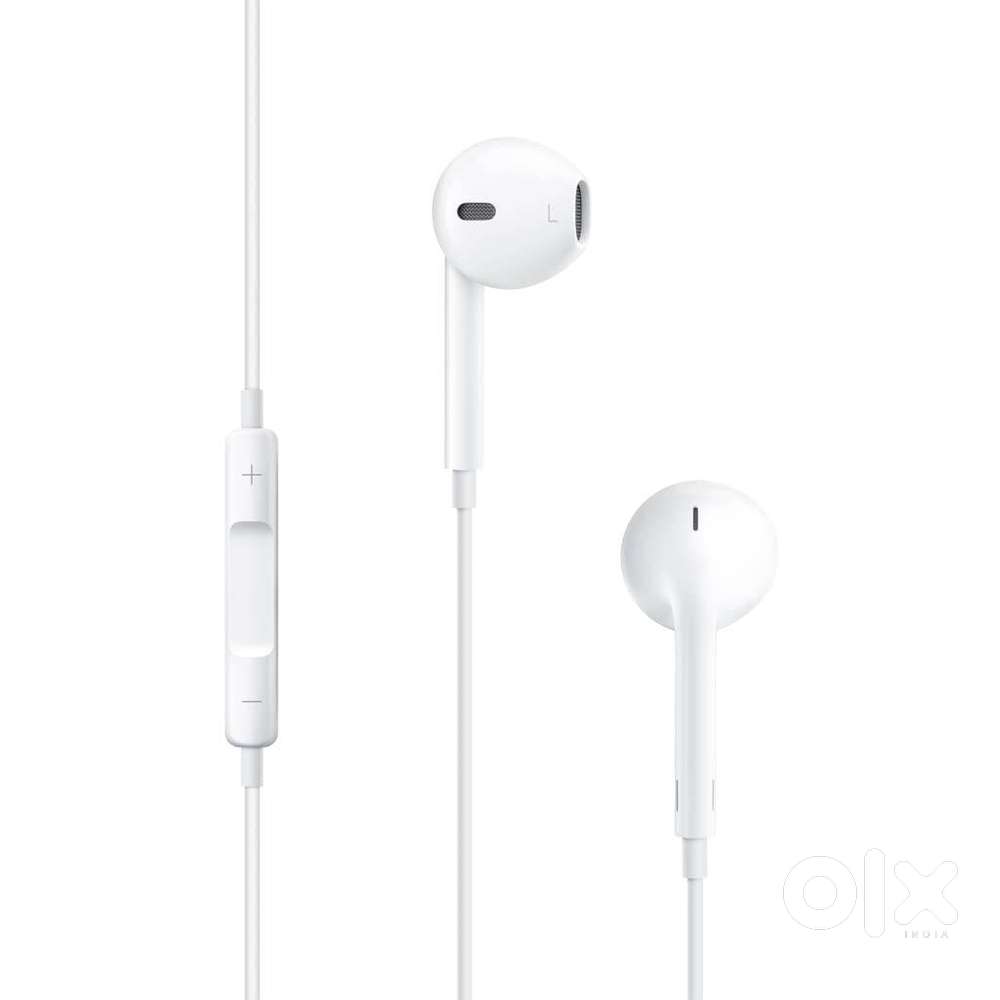 Apple EarPods with 3.5mm Headphone Plug