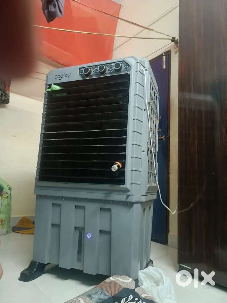Coolzy cooler