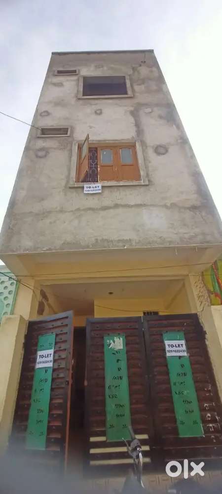 Independent house building