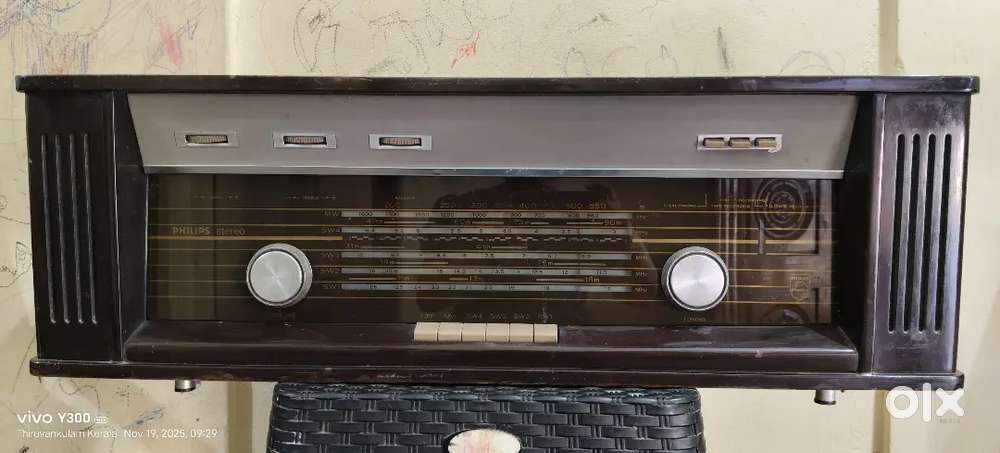Philips Stereo Valve Radio