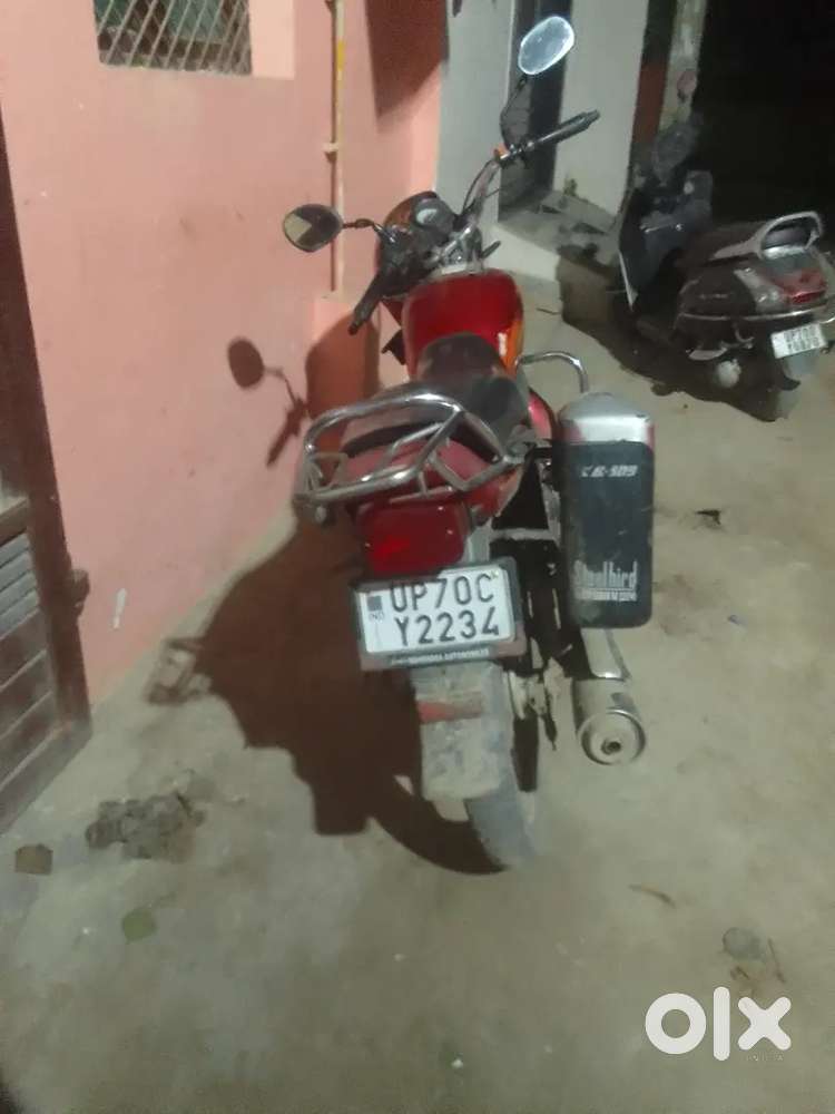 Splendor + hai red color me only kik bike 36000 chal chuki hai drum br