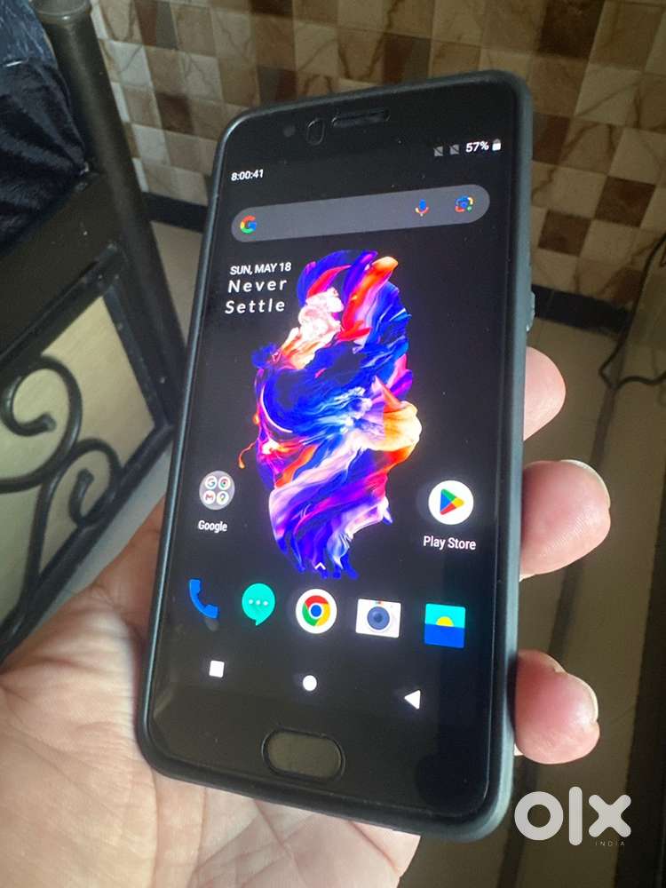 One plus 5 128gb Black mint condition