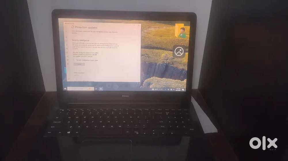 Dell laptop with touch screen 17500