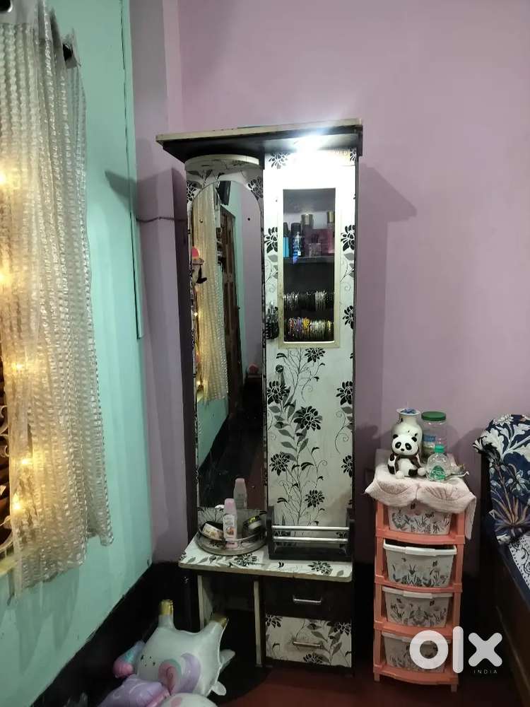 Dressing table for sale