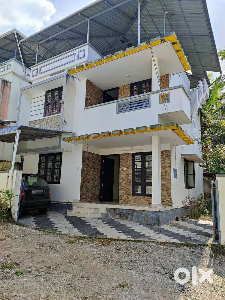 3BHK Villa near KINFRA Chanthavila (2km)