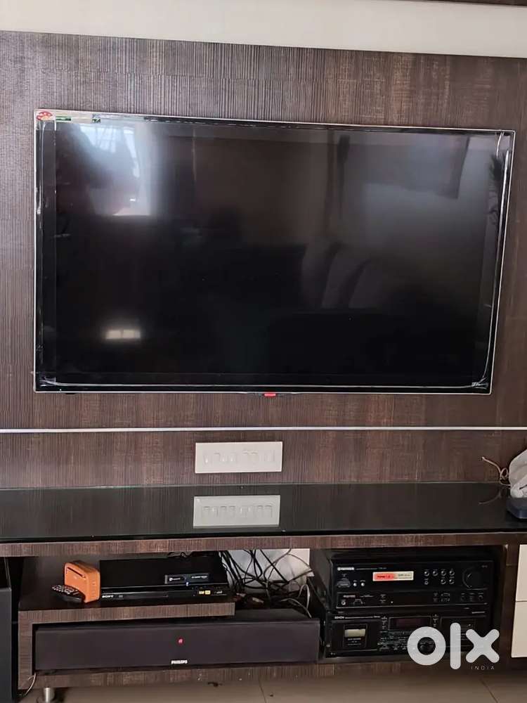 55 inch LED UHD Smart TV