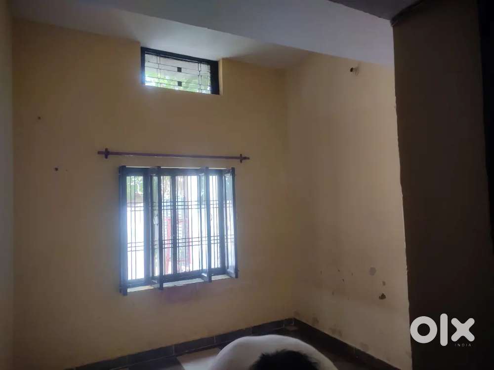 2 rooms and kitchen and bathroom well maintain