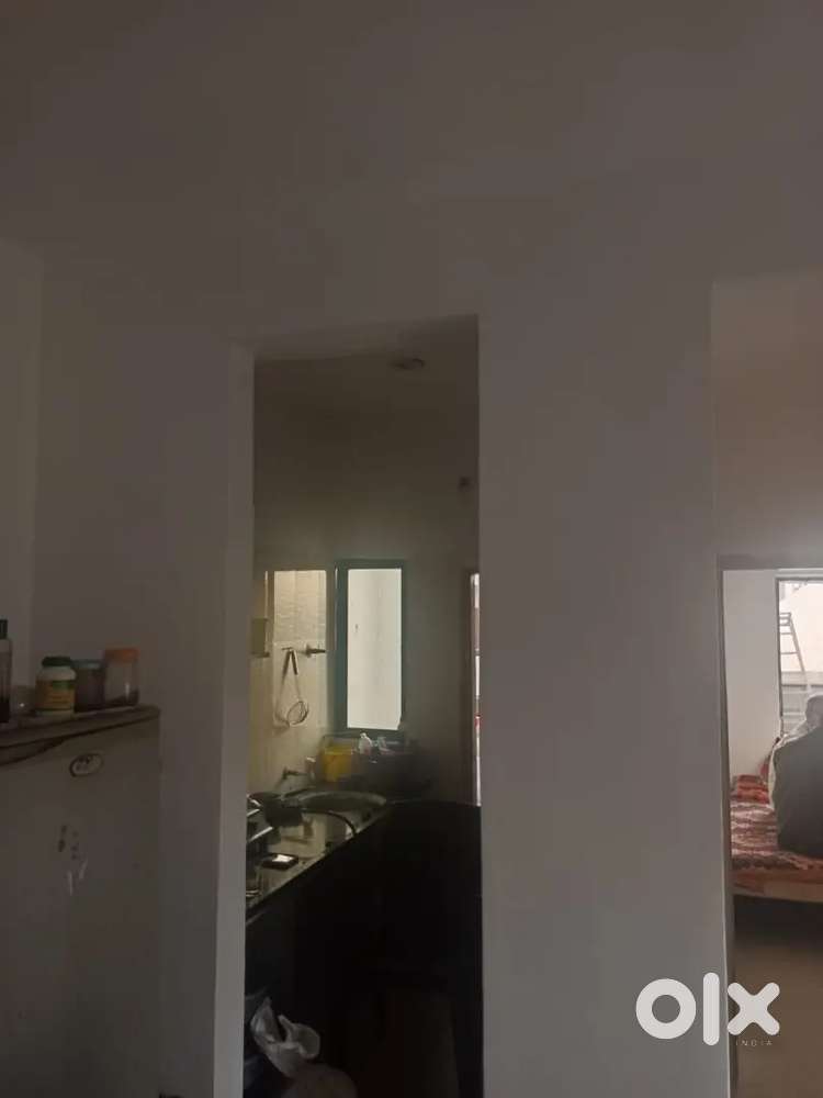 1 bhk  flat Opp.new district court building nr. Madhapar