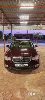 Skoda Superb 2011 – Luxury Sedan  Well Maintained