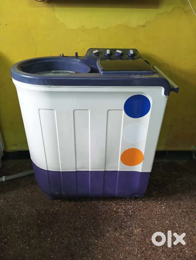 Whirlpool semi automatic washing machine