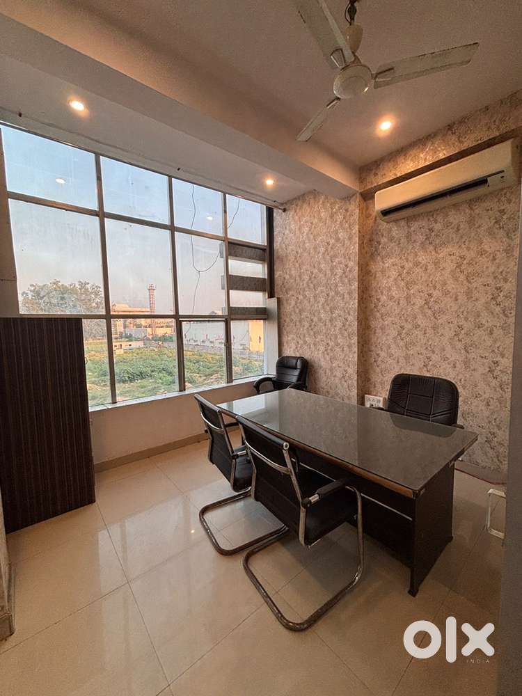 840sq.ft furnished commercial space available for rent in Gomti nagar