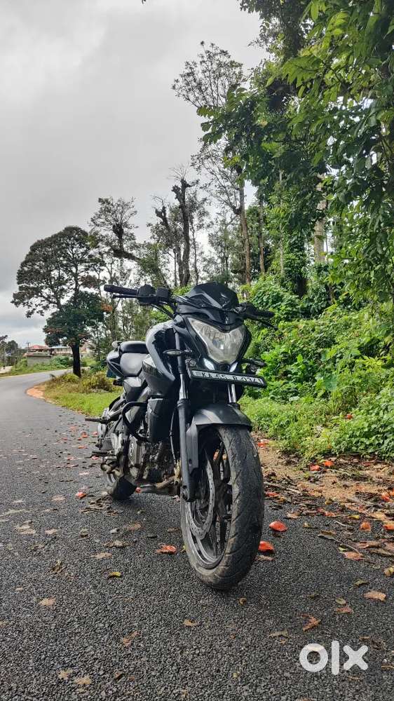 Bajaj ns200