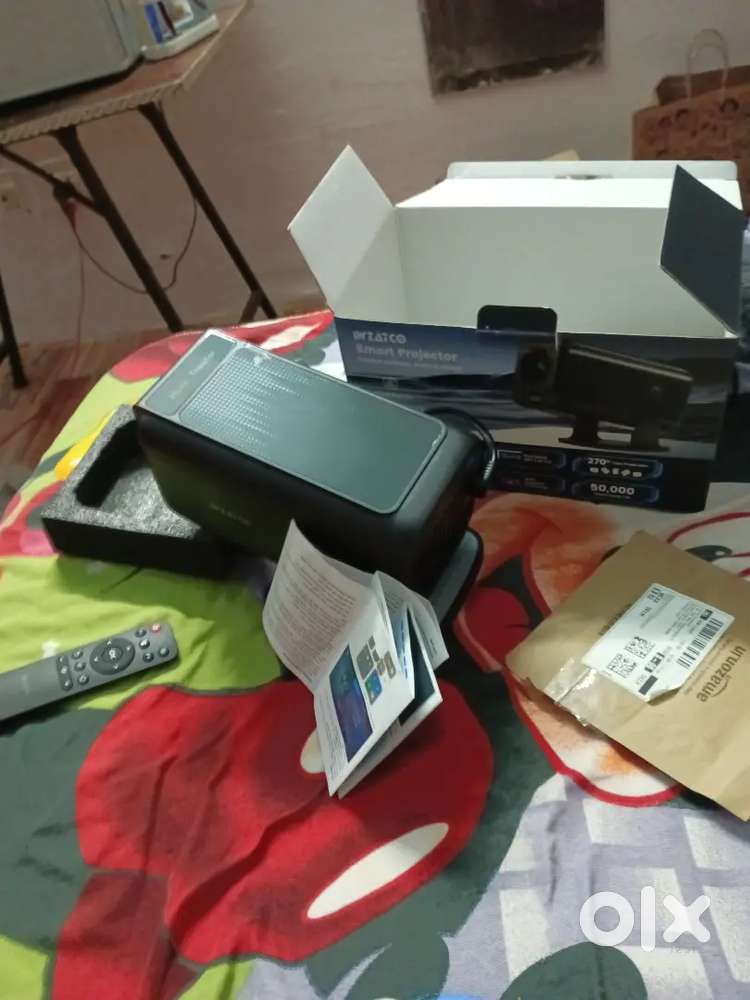 Wzatco Yuva go FHD automatic projector