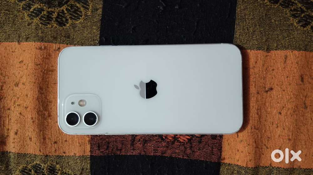 IPHONE  12  128 GB white colour