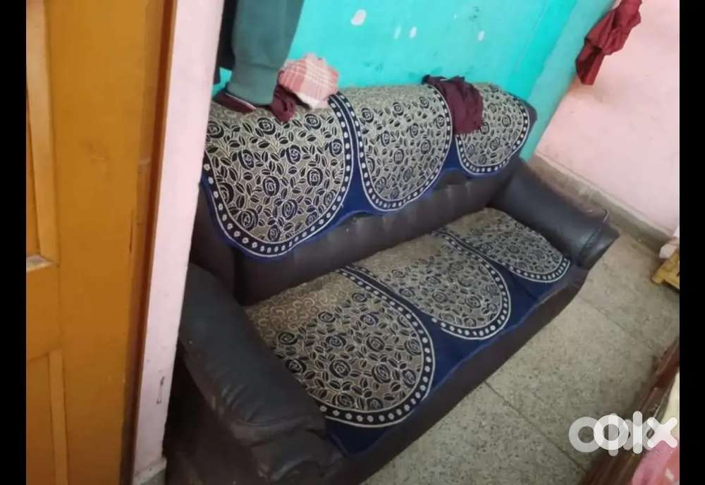 Sofa available for sale (5 Year Old but in good condition)