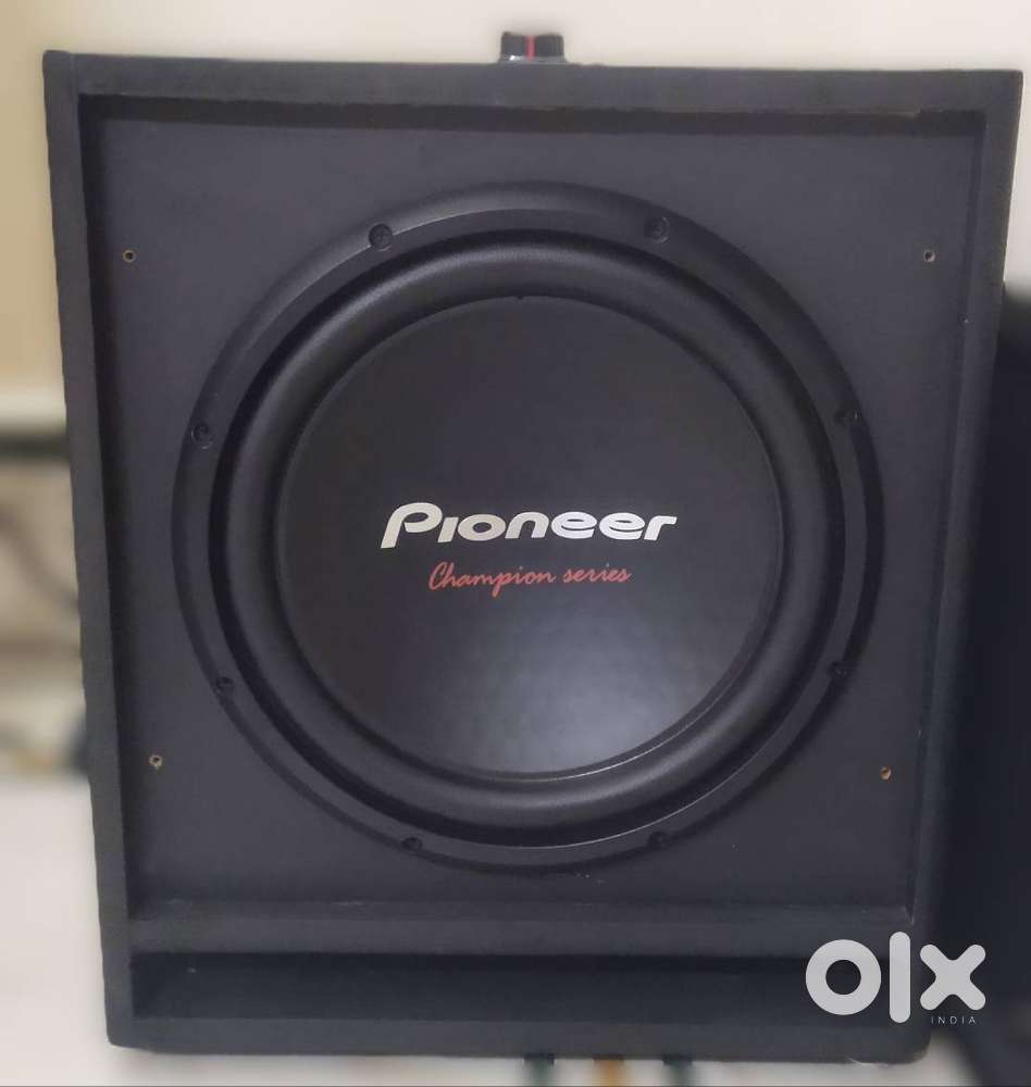 Pioneer 1212D4 (5.1 custom home theatre)