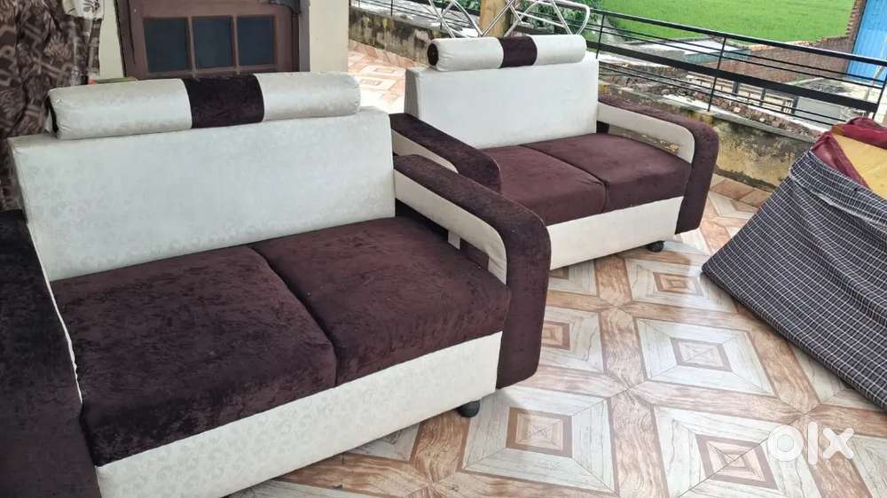 New Condition 2 seater Sofa