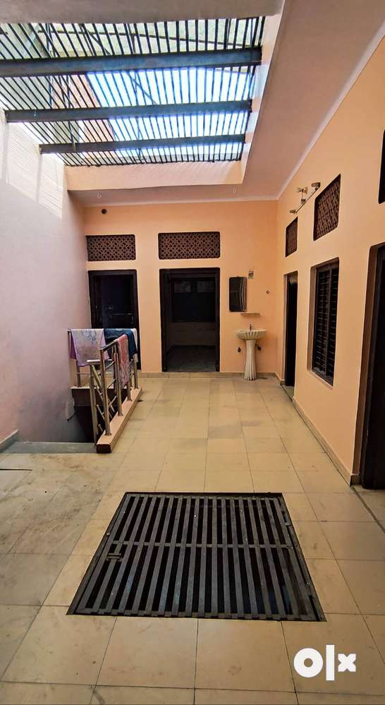 Semi Furnished House for Rent in Sahukara, Qila, Bareilly