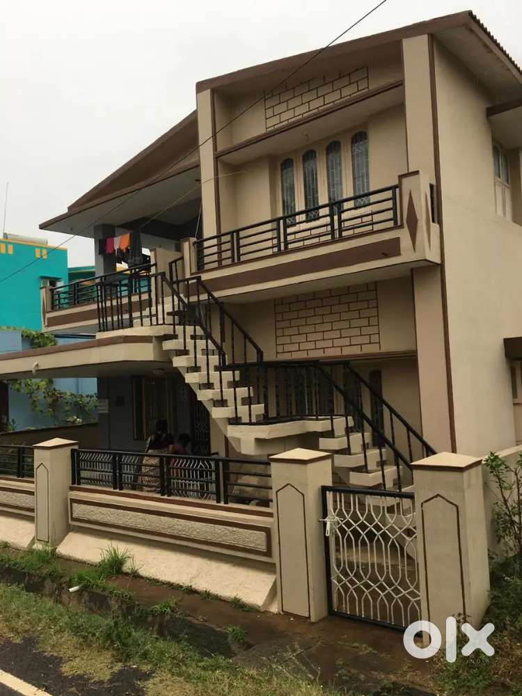 Well maintained 5bhk duplex house for sale