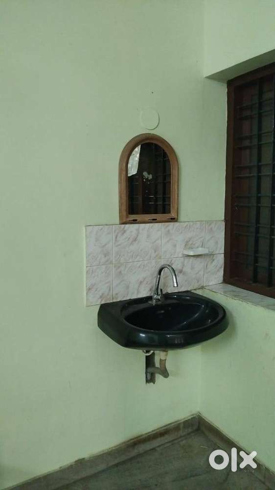 FOR GENTS SINGLE BEDROOM WITH ATTACHED BATHROOM . SHARED KITCHEN .