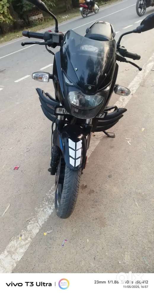 Urgent shell bajaj pulsar 150ABS