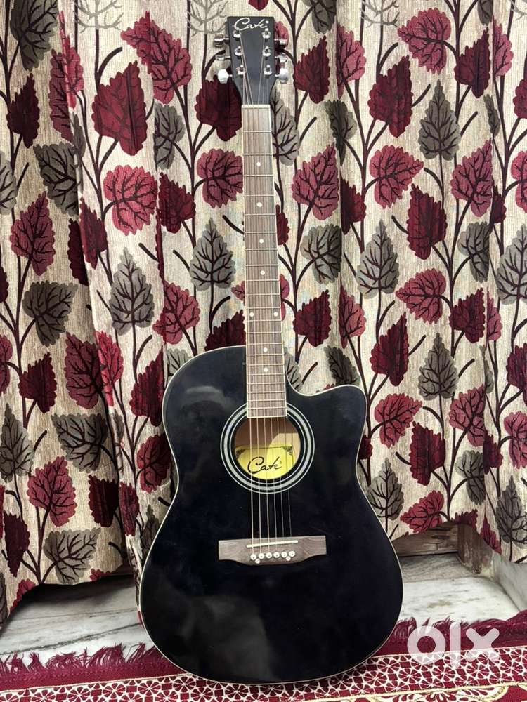 Guitar 3 year old but not use