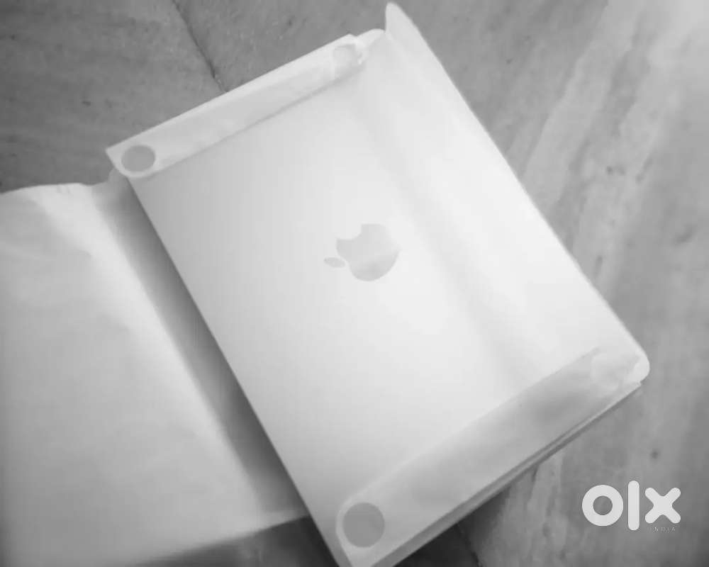 Macbook m2 unboxed piece