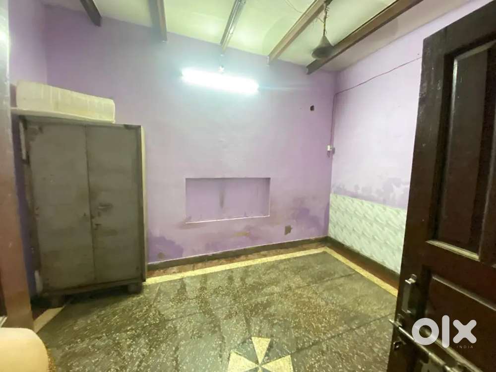 Spacious Room with Separate Kitchen & Shared Bathroom for Rent