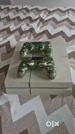 PS4 500GB WITH 2 CONTROLLER