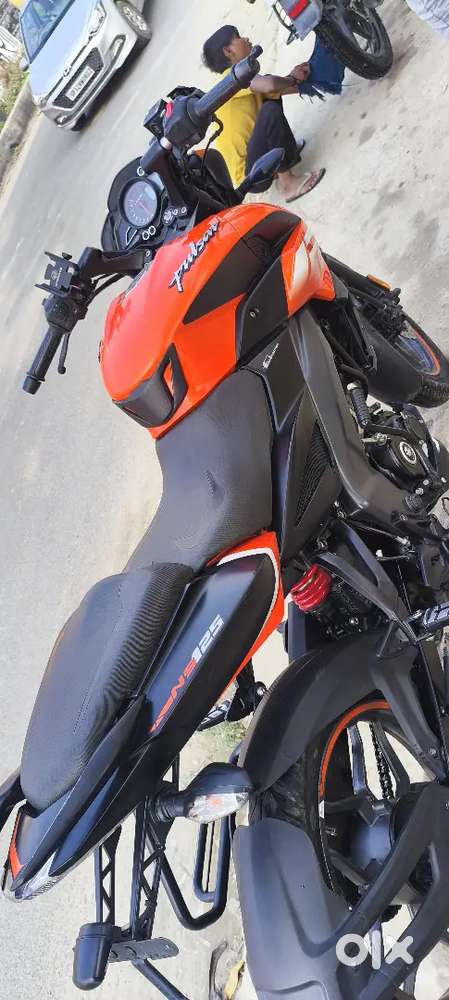 Gadi Lucknow mai number UP52CA5726