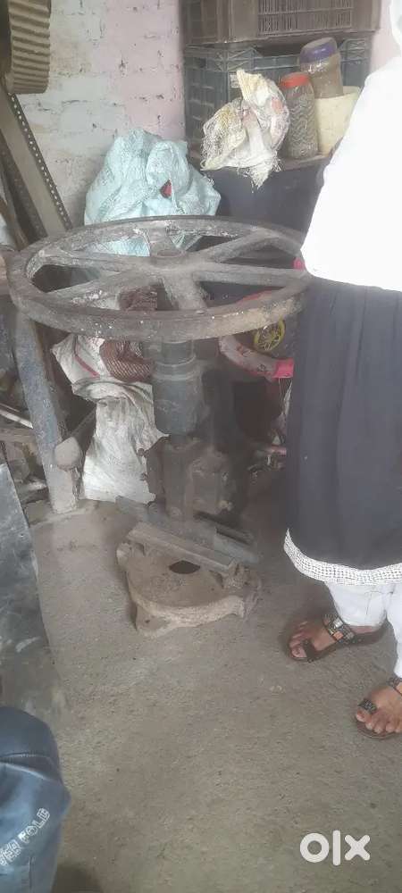 MANUAL SHEET BENDING PRESS MACHINE 6 NO.