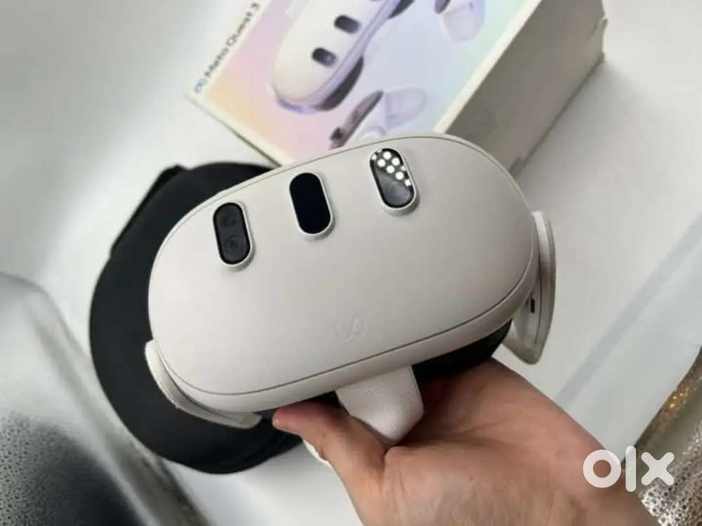 Meta Quest 3 Advanced All-in-One VR Headset (128GB)