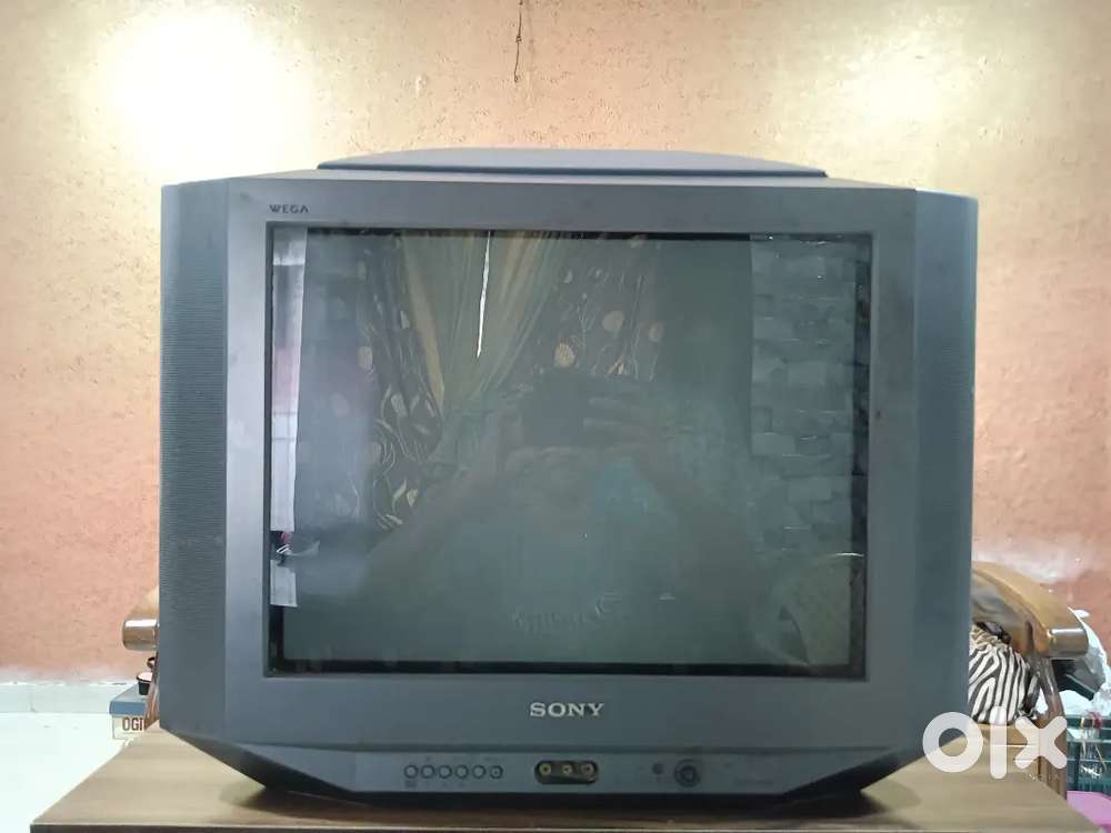 Sony Trinitron WEGA CRT TV – Working Condition  Retro Collectible
