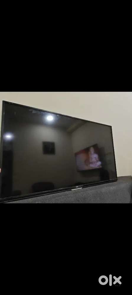 VU 43 inch LED SMART TV