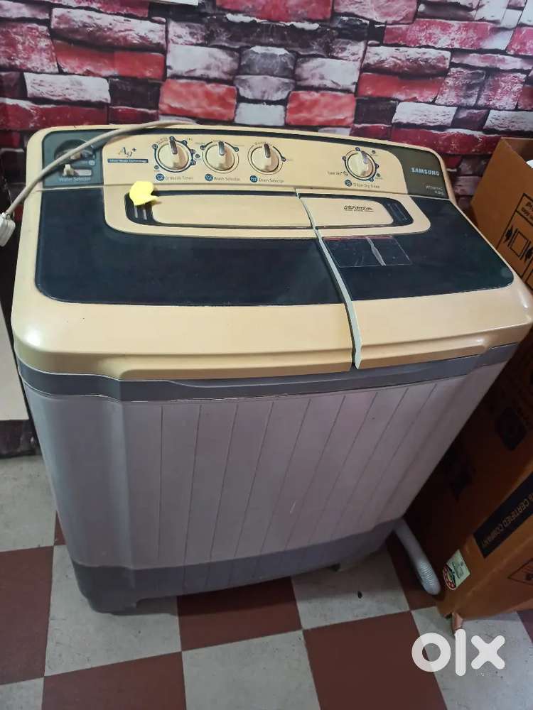 Semi automatic washing machine