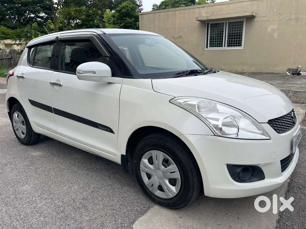 Maruti Suzuki Swift VXi + Manual, 2016, Petrol