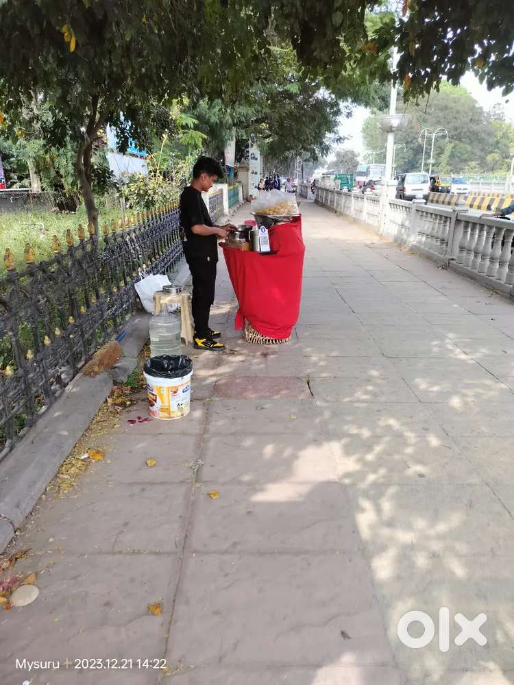 pani puri   selling boys
