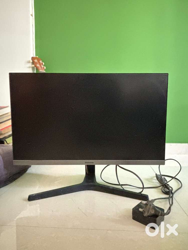 Samsung monitor with 21inch breadth, 13inch length, in good condition.