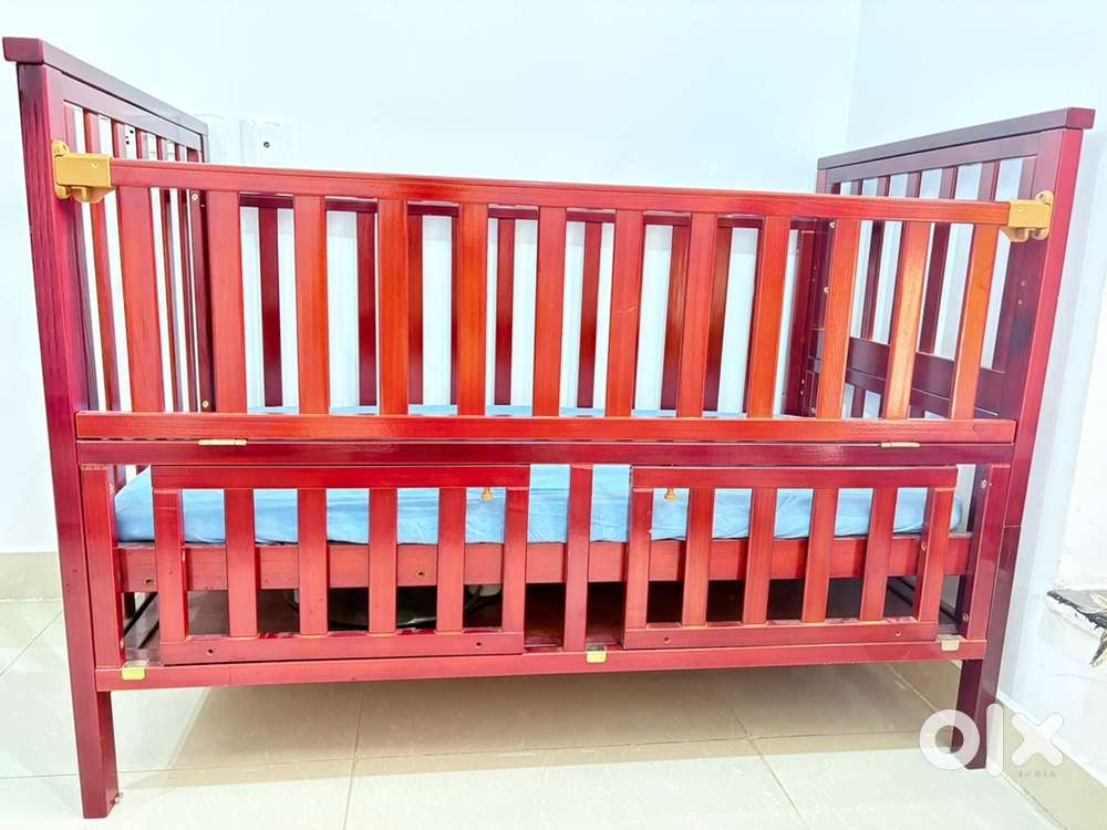 Babyhug Chester 3in1 Rocking Cot Cum Junior Bed with add Mattress